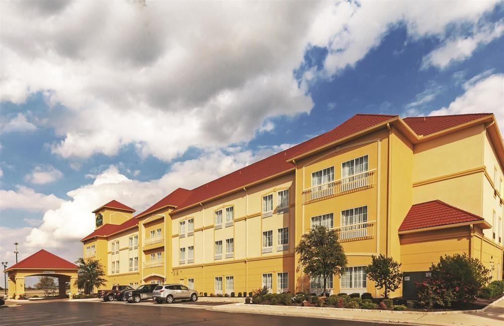 Comfort Inn & Suites Shawnee North Near I-40 Exterior foto