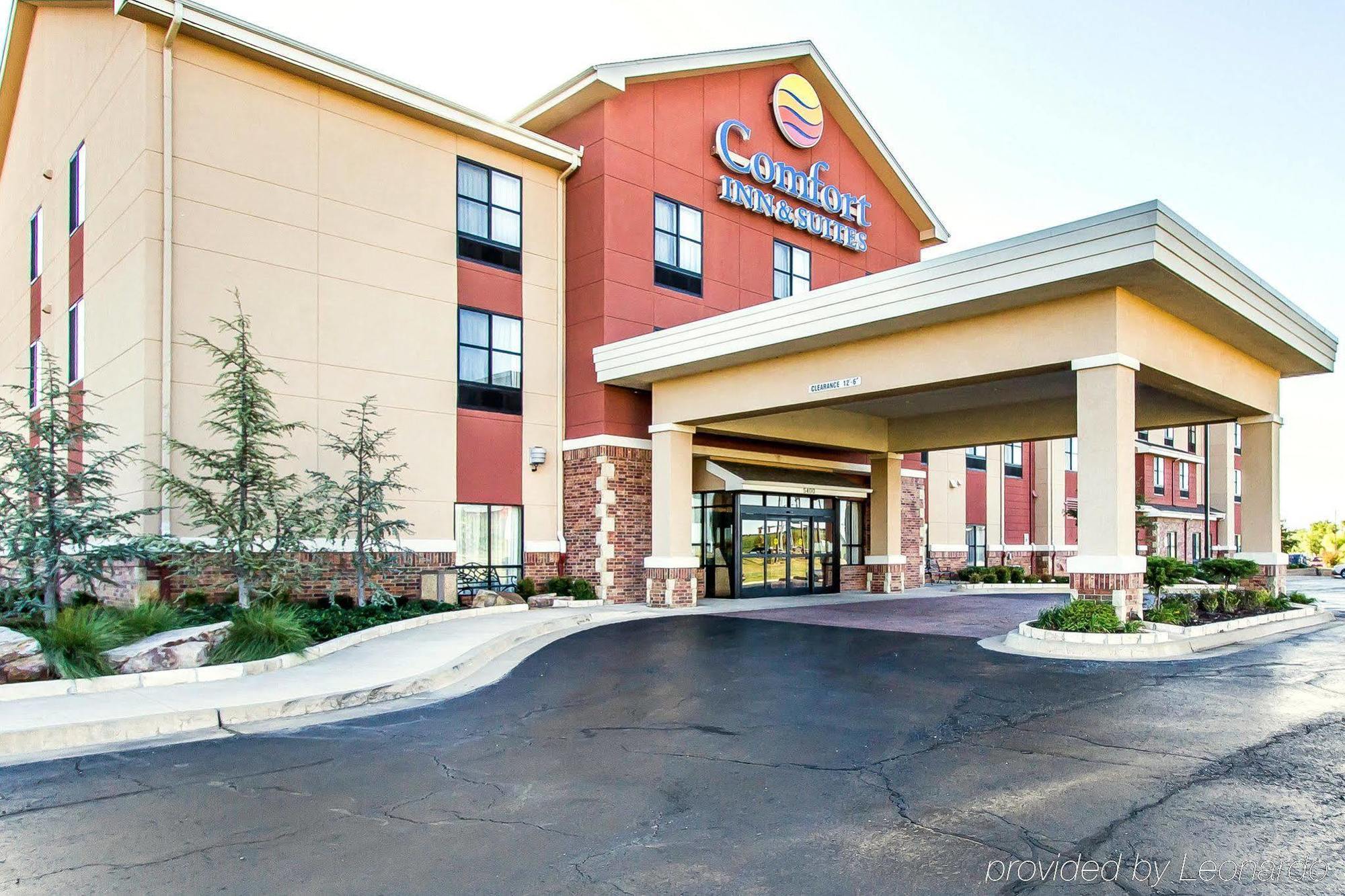 Comfort Inn & Suites Shawnee North Near I-40 Exterior foto